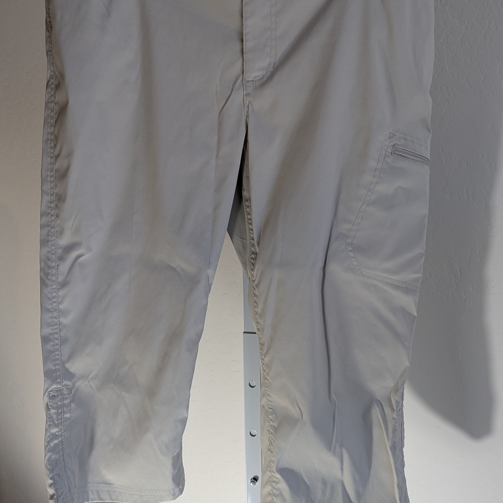 Eddie Bauer Women's Tech Capris size16 Khaki - Picture 2 of 7